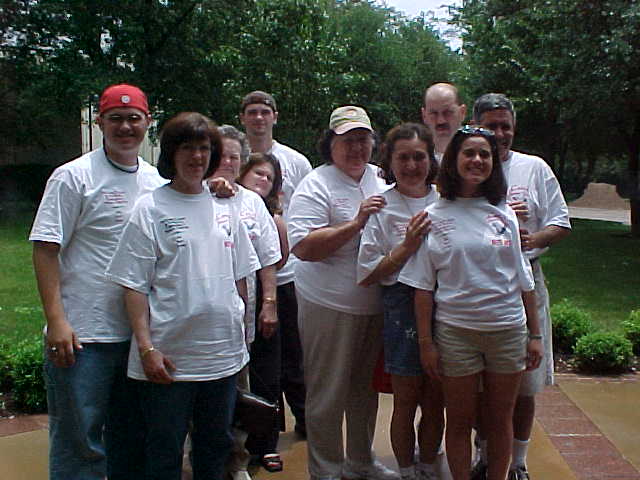 cheerleaders.JPG (44436 bytes)