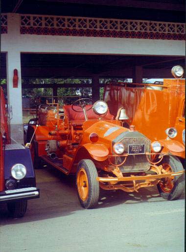 chitrefiretr.jpg (35751 bytes)