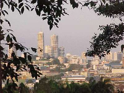 panamaskyline.jpg (28184 bytes)